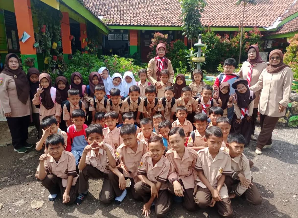 Foto kegiatan pramuka & ekstrakurikuler sdn danabhakti